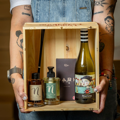 GIFT BOX